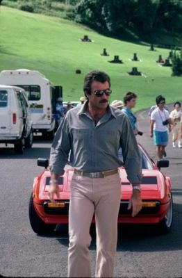 Tom Selleck on the set (Season Seven)